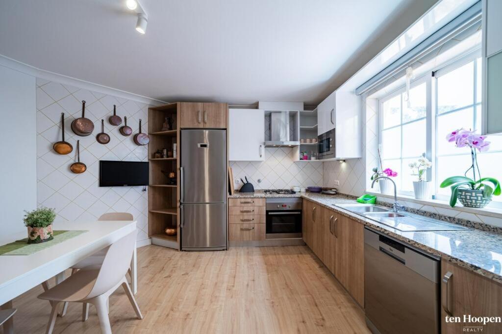 Lagos Suite Luaran gambar